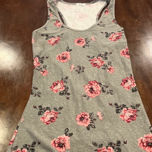 Tank - Picture 1 of 2